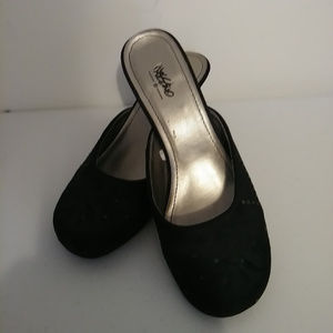 Mossimo Embroidered Sparkle Kitten Heel EUC